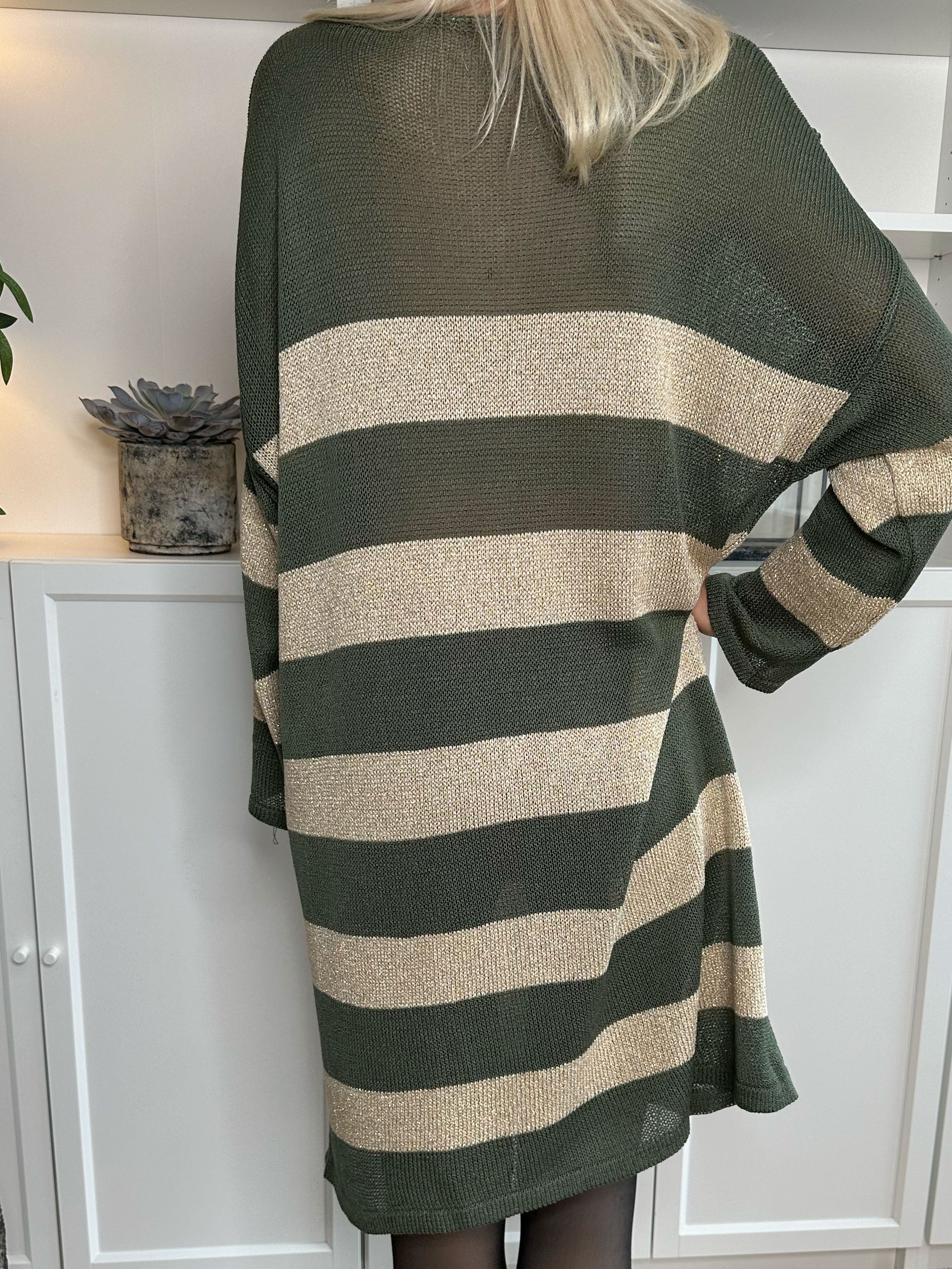 Dima Dress - Strikkjole i viskose med guld striber og v-hals